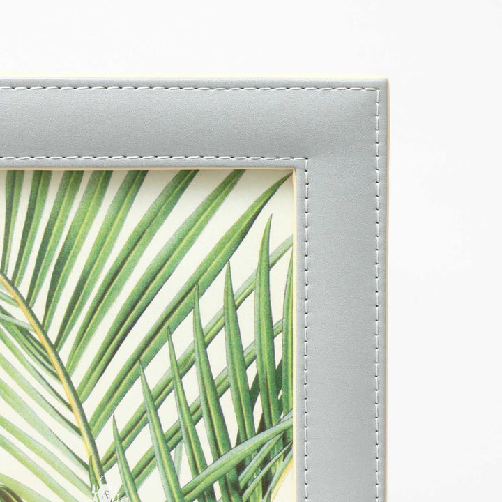 Sleek Grey Photo Frame for Displaying Your Favorite Memories