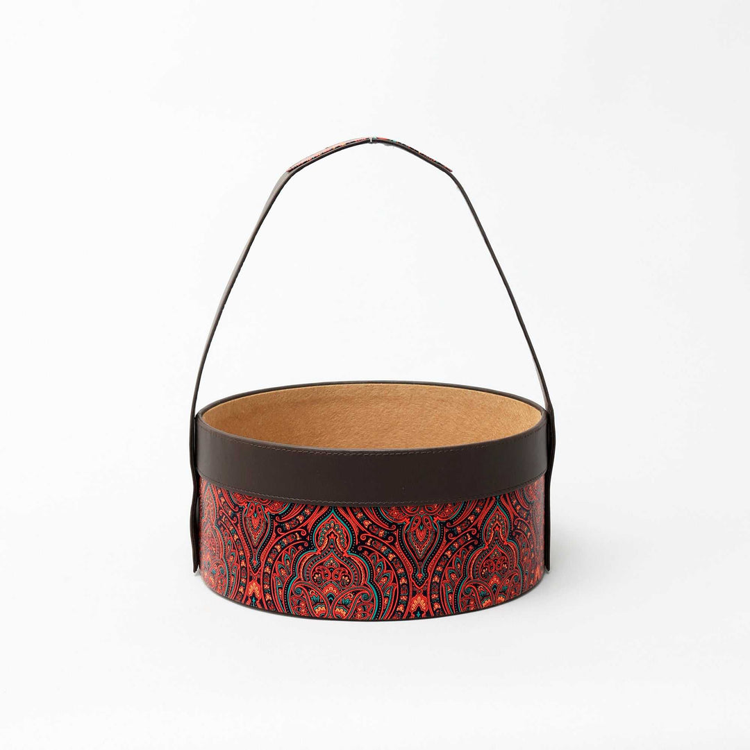 Timeless Round Basket for Classic and Versatile Gift Hampers