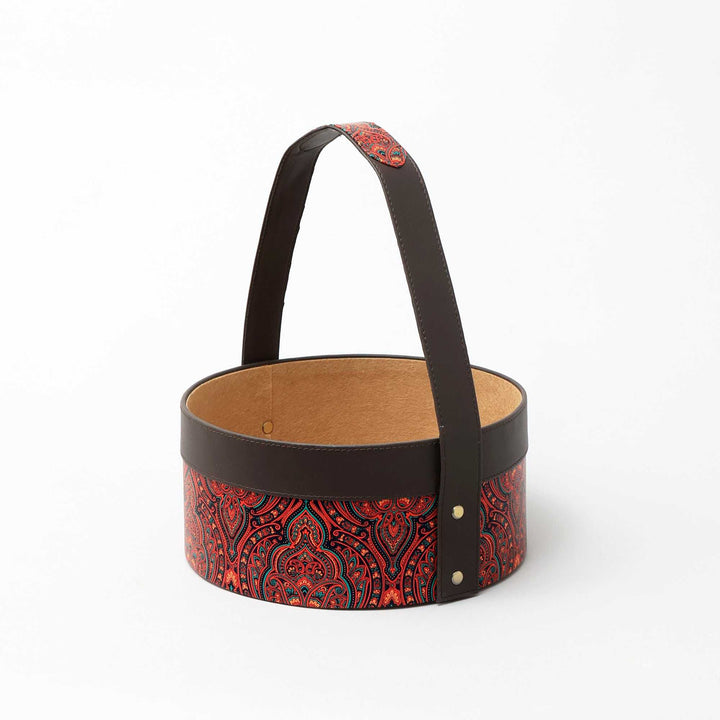 Timeless Round Basket for Classic and Versatile Gift Hampers
