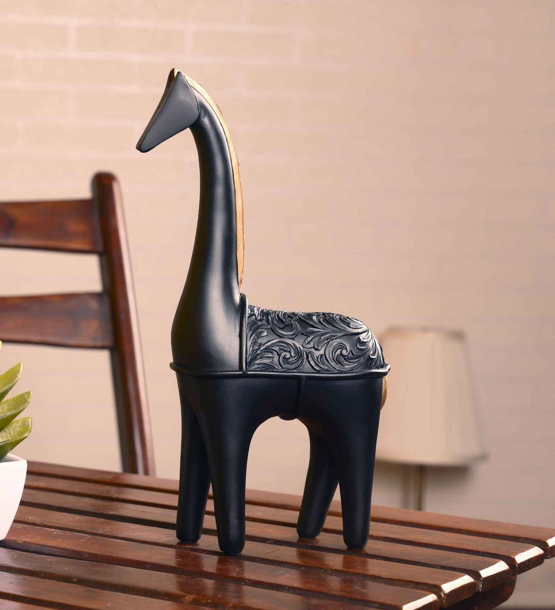 Expobazaar Modern Giraffe Resin Sculpture for Elegant Home Decor
