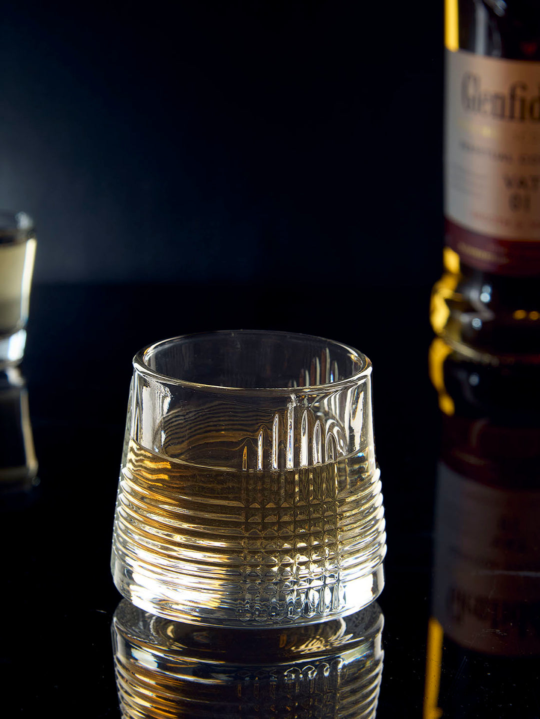 Crossover Cut Whiskey Glass in crystal glass, 175 ml
