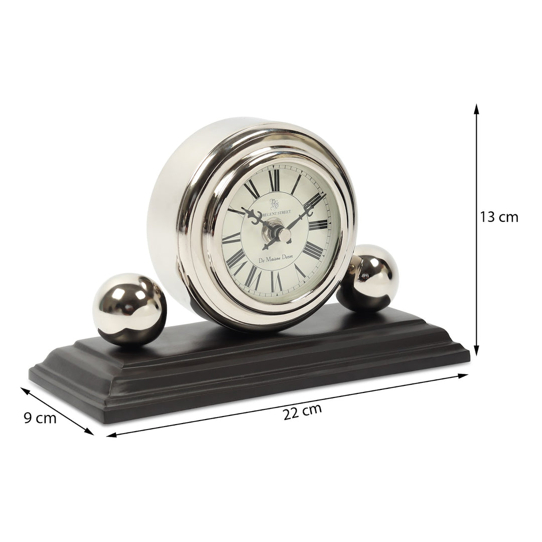 Expobazaar Orbitron table clock in silver