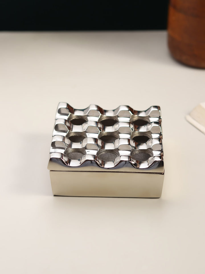 Expobazaar AlaricÂ’s silver ashtray