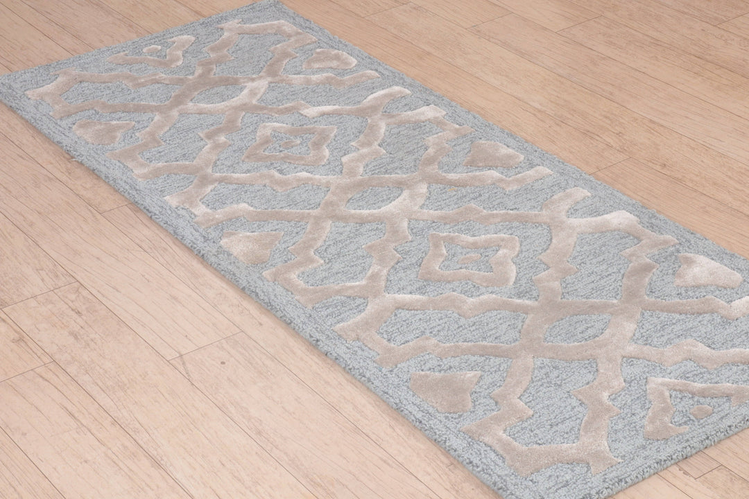 Iridescent Filigree the Shimmering Trail | Hand-Tufted Wool-Viscose Hallway Gem