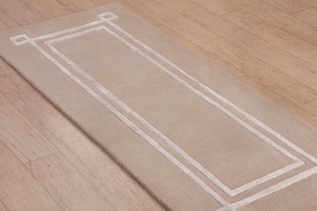 Oblong Contours the Sleek Pathway | Hand-Tufted Wool-Viscose Hallway Chic