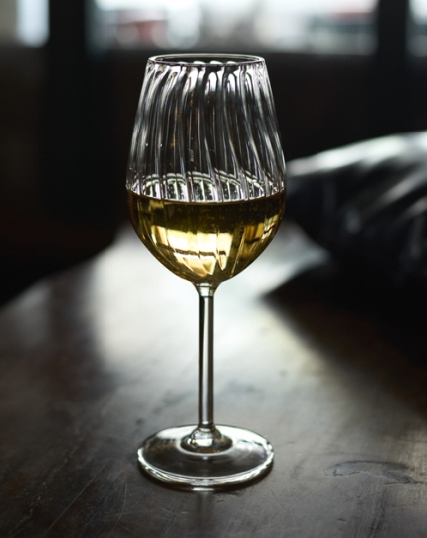 Fluted Wine Glass 375 ml in borosilicate glass