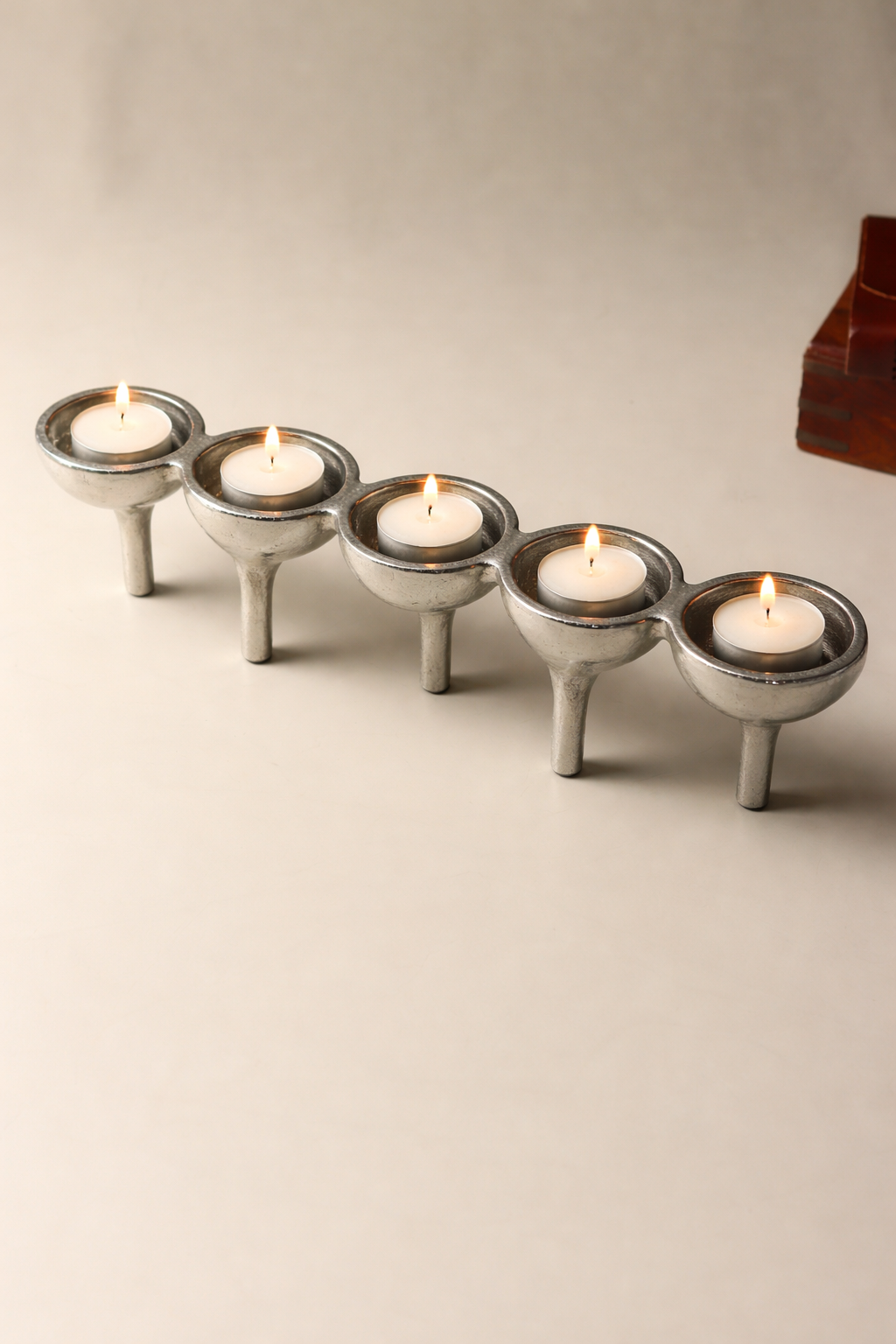 Expobazaar Rivera Candle & T-Light holder medium Silver