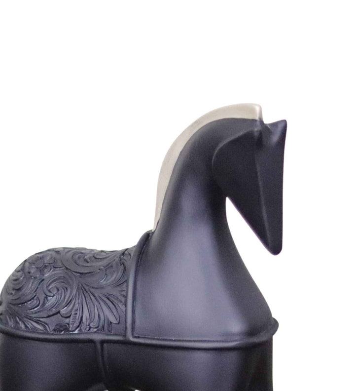 Expobazaar Elegant Horse Resin Sculpture for Contemporary Home Decor