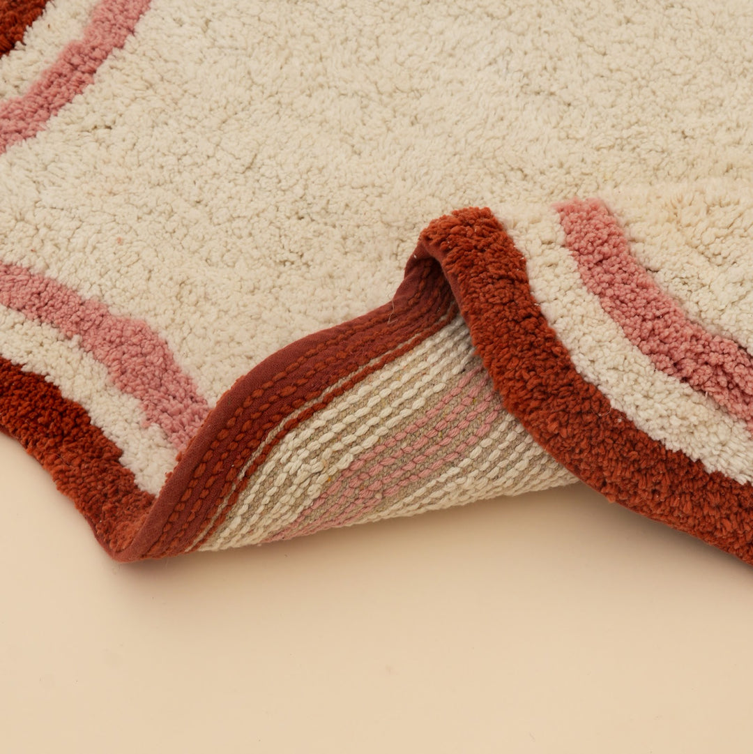 Red Scalloped Retro Tufted Cotton Bath Mat, View 5