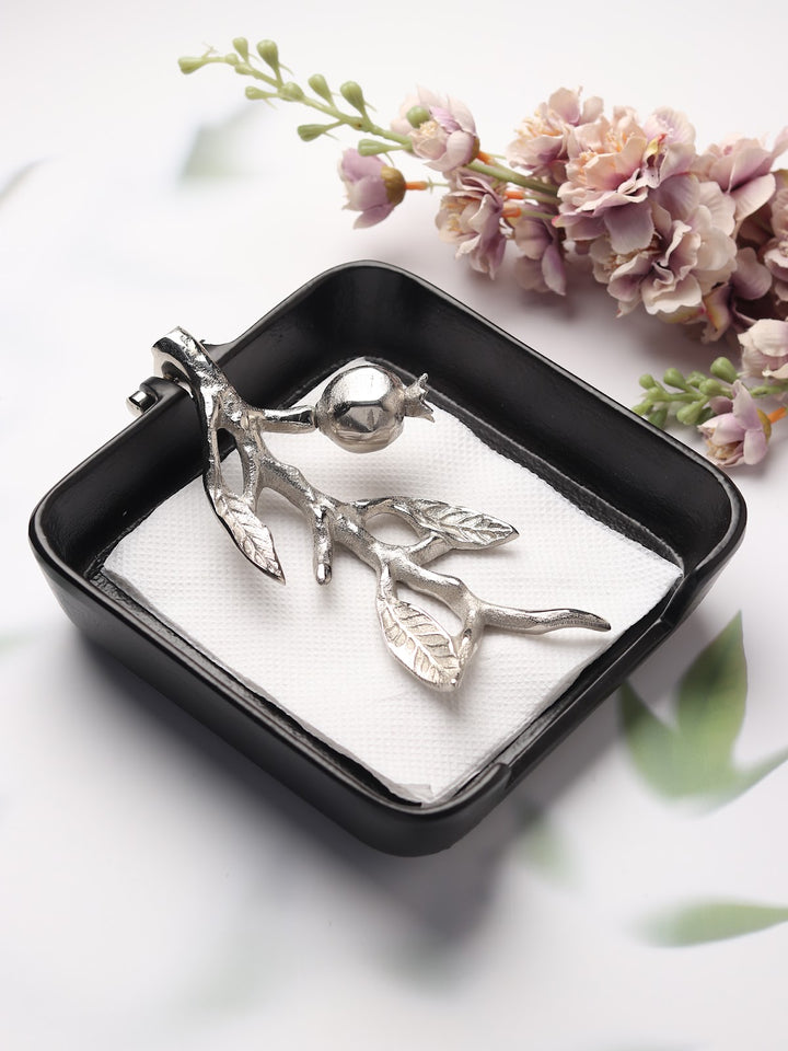 Expobazaar Leafy tissue holder in Silver