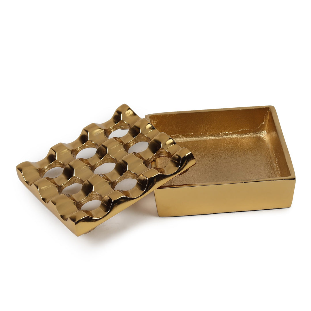 Expobazaar AlaricÂ’s gold ashtray