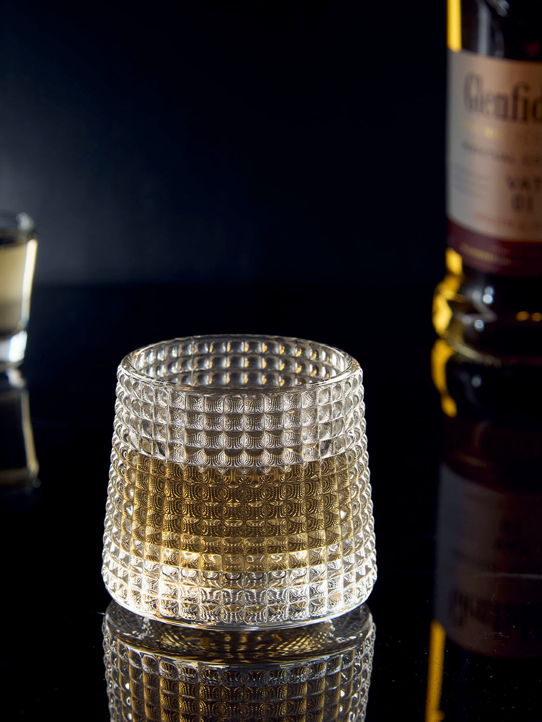 Diamond Cut Dancing Whiskey Glass in crystal glass, 175 ml