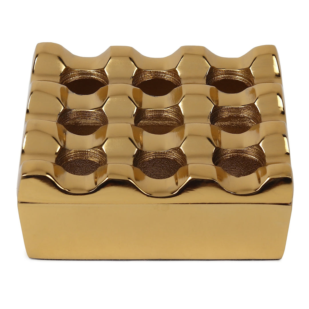 Expobazaar AlaricÂ’s gold ashtray