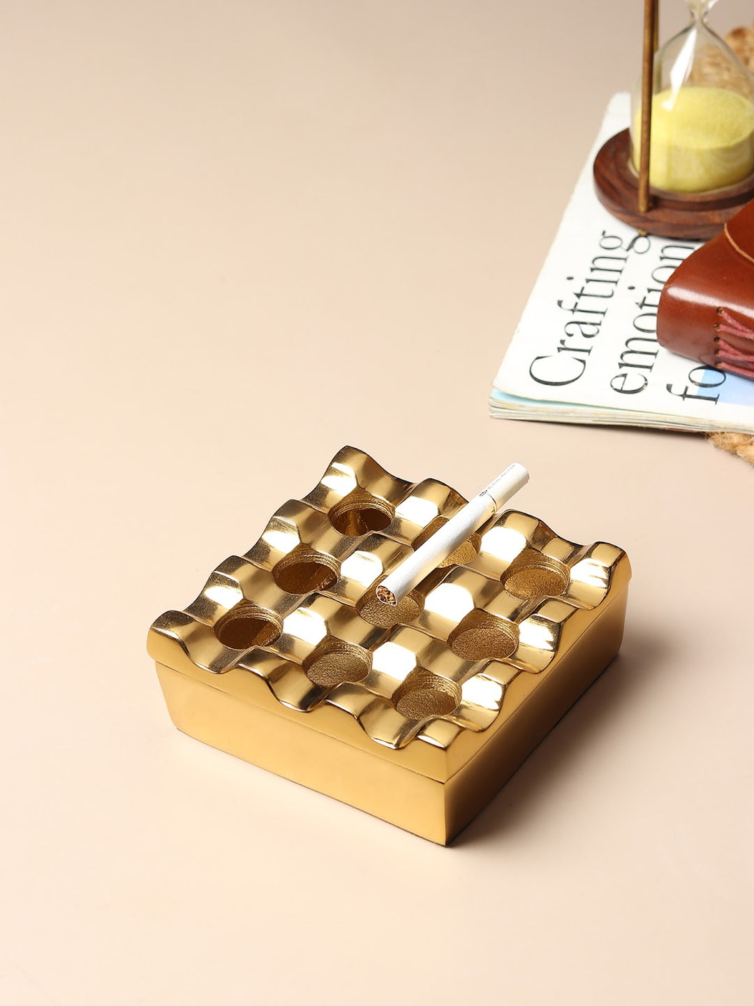 Expobazaar AlaricÂ’s gold ashtray