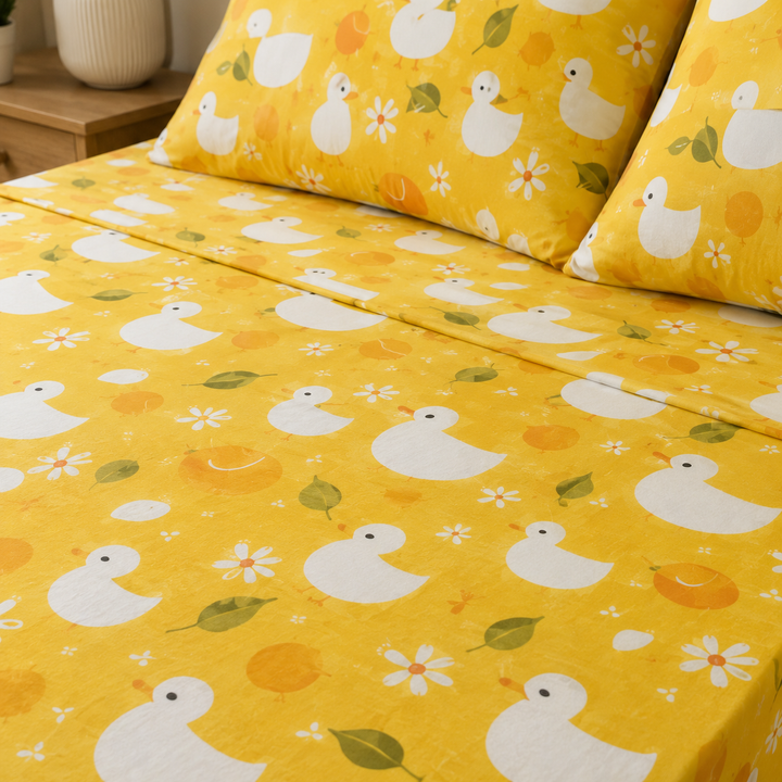 Kids Cheerful Rainbow Print Bedsheet