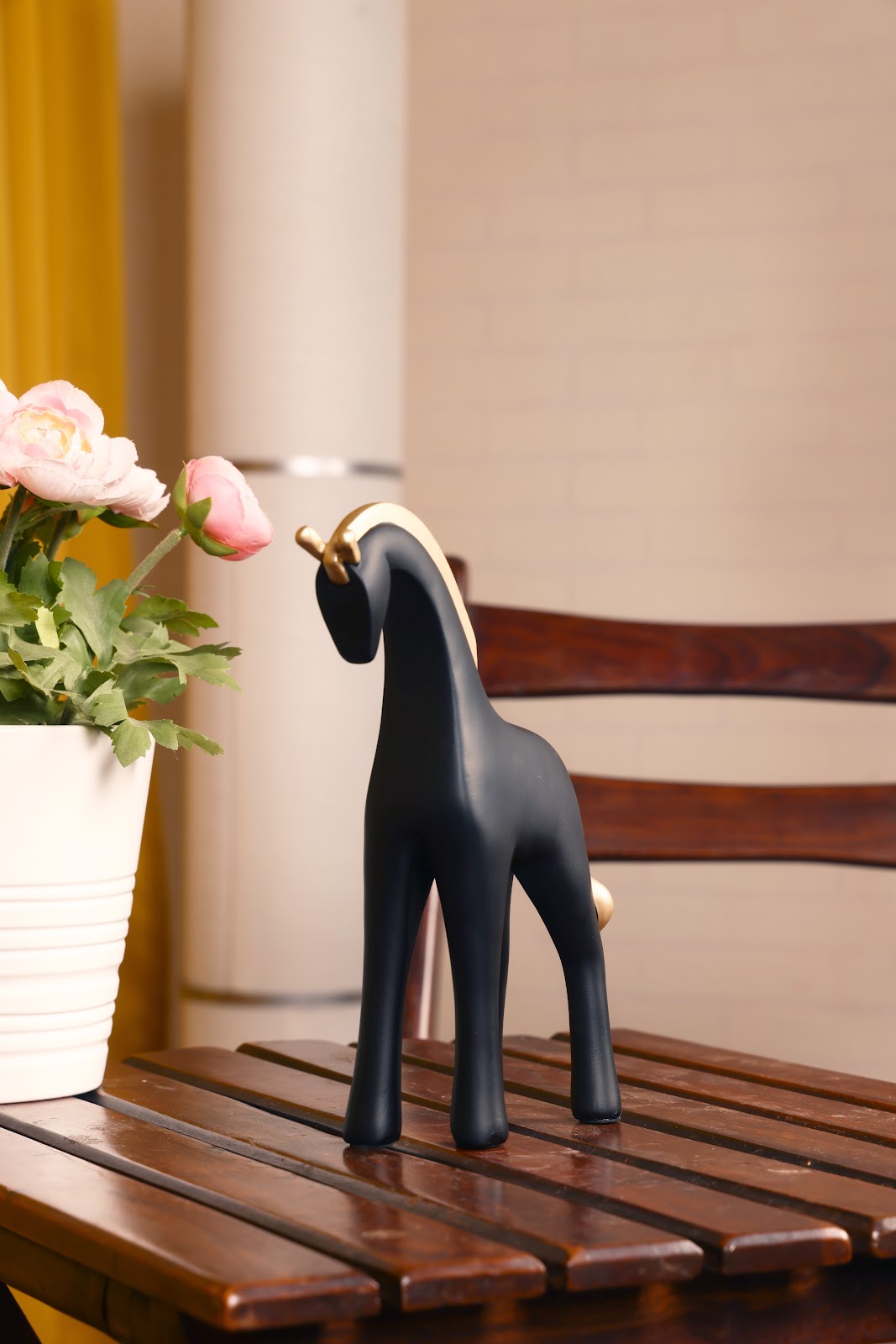 Expobazaar Elegant Modern Horse Resin Figurine for Home Decor