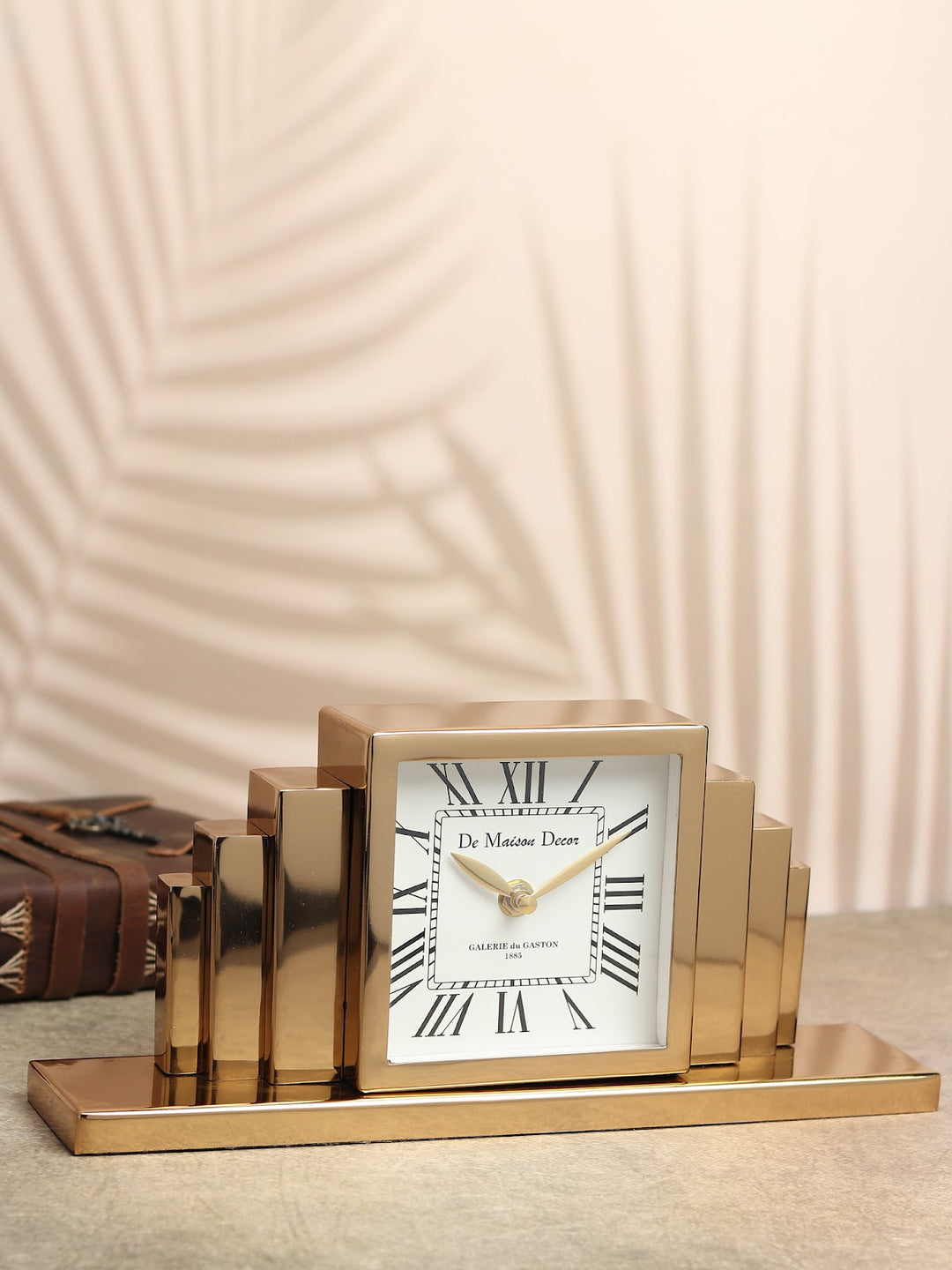 Expobazaar Metropolitan Marvel table clock in Gold