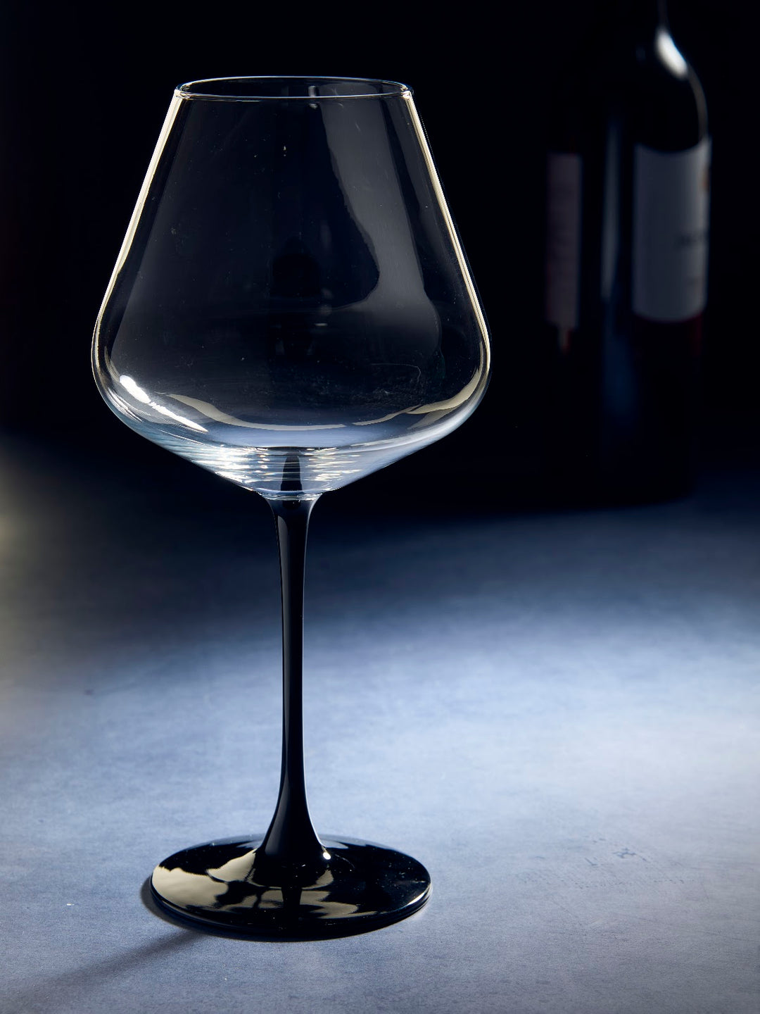 Wine Goblet with Black Stem in crystal glass, 700 ml