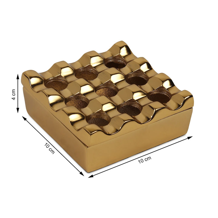 Expobazaar AlaricÂ’s gold ashtray