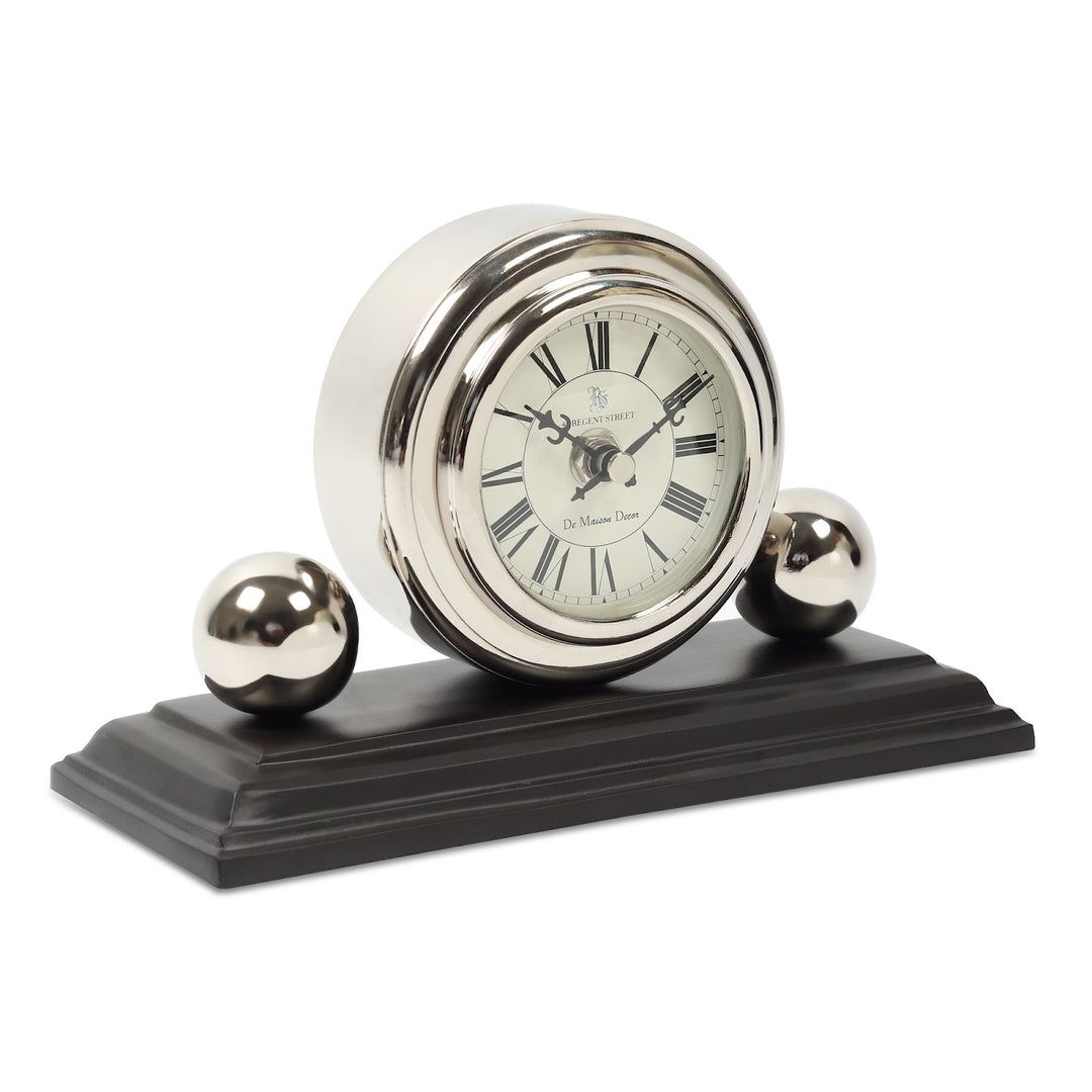 Expobazaar Orbitron table clock in silver