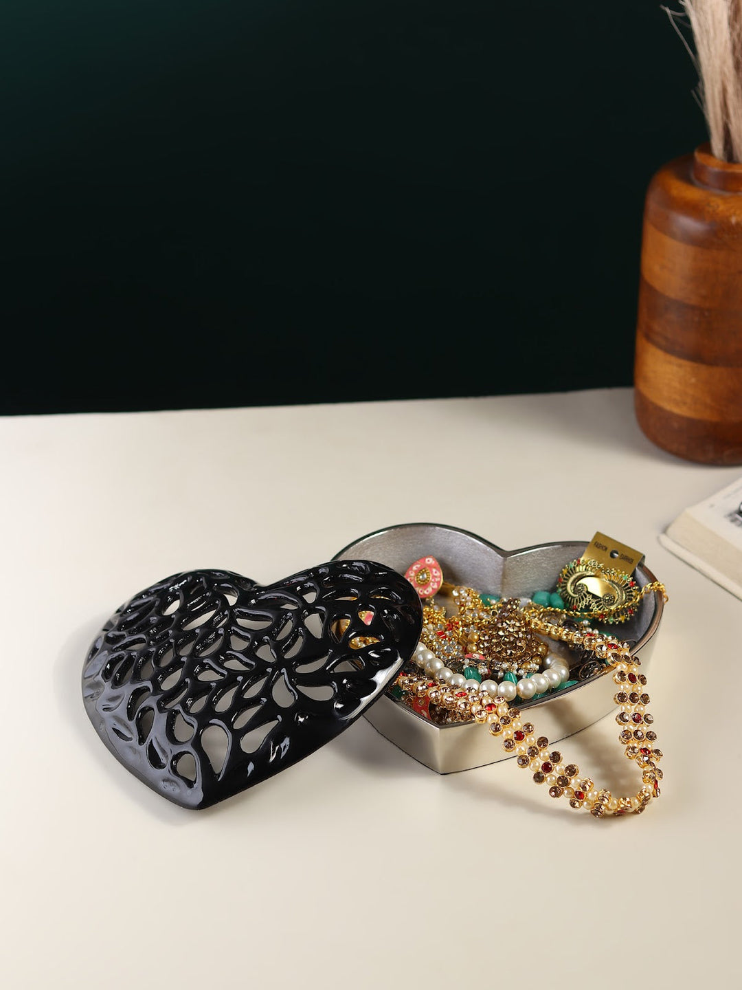 Expobazaar Vitalis Black Heart Box