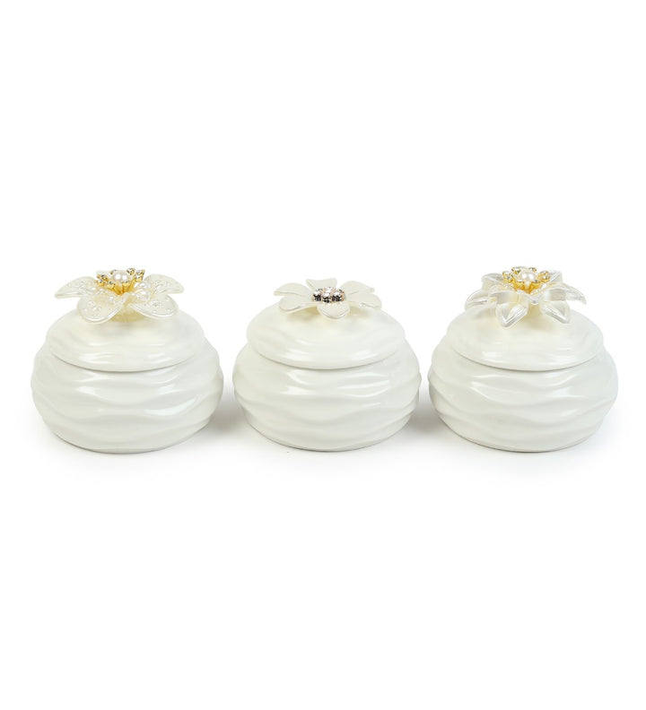 Laceflower Porcelain Trinket Box Set with Lace Petals view 4