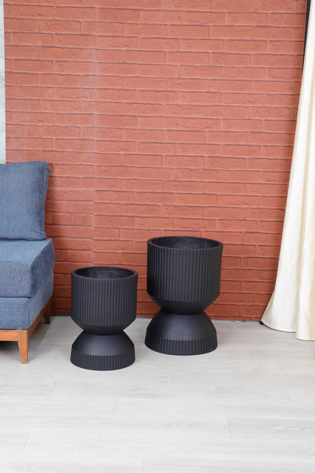Expobazaar Ribbed Grey Hourglass Large Planter