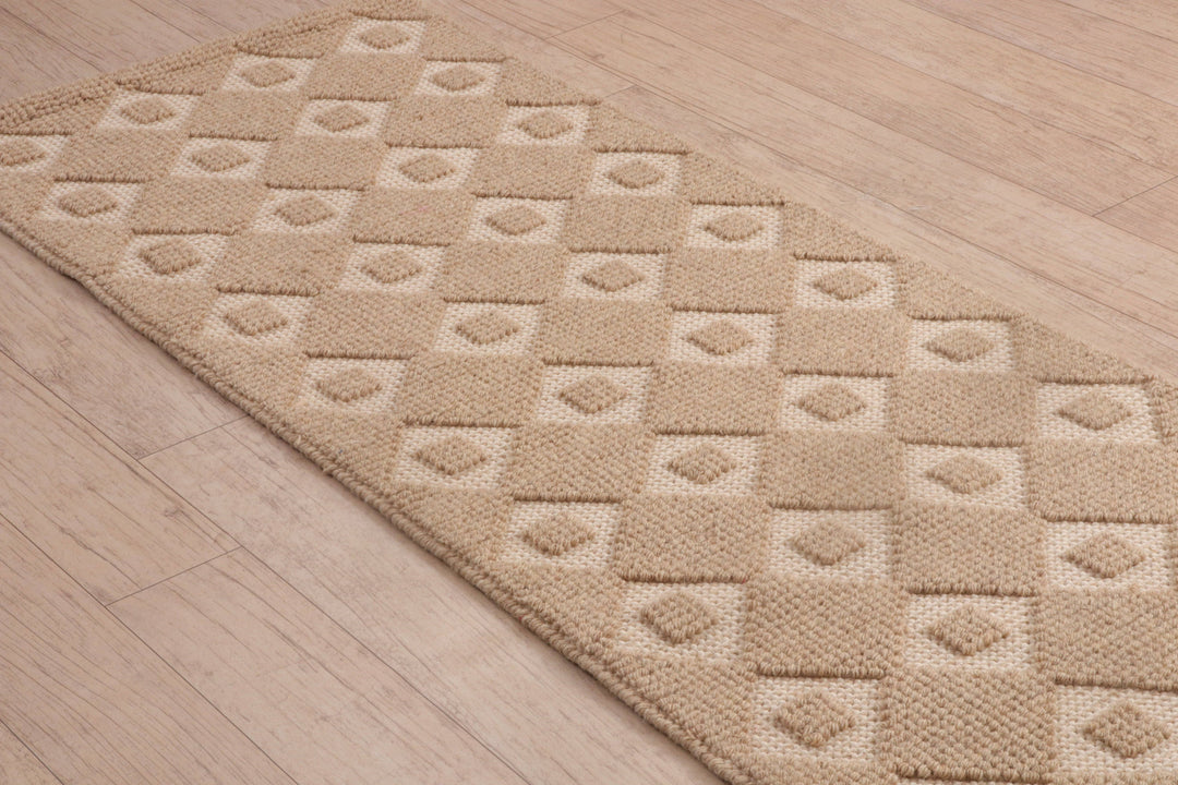 Argyle Chains the Timeless Trail | Hand-Woven Cotton-Wool Hallway Classic