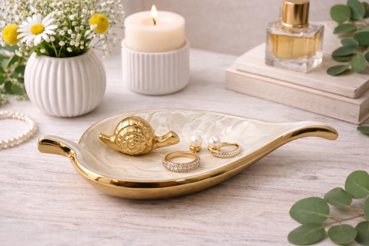leaf Shaped Tray with Snail Shell