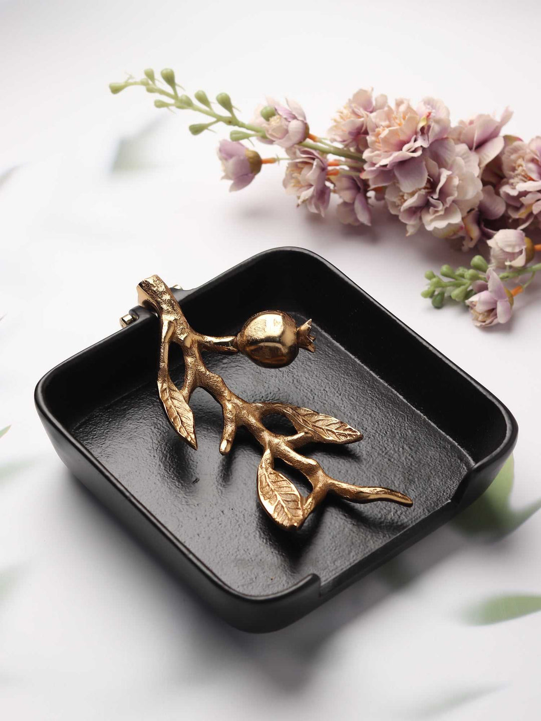 Leafy Black Gold Tissue Haven | Nature-Inspired Organizer for Any Space