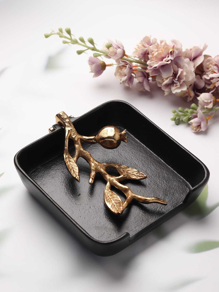 Leafy Black Gold Tissue Haven | Nature-Inspired Organizer for Any Space