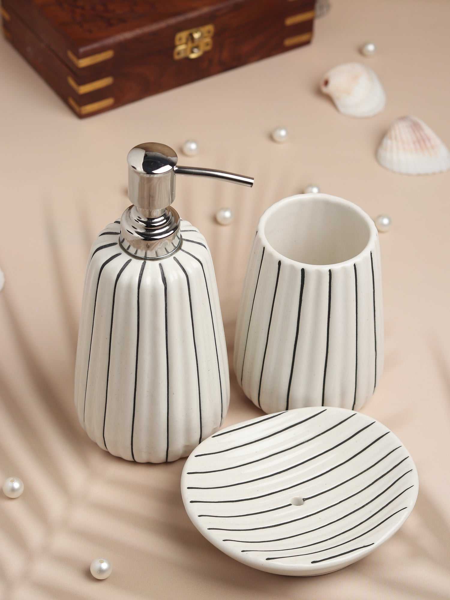 Blanc Brilliance Vase Set | Pristine White Bath for Modern Serenity