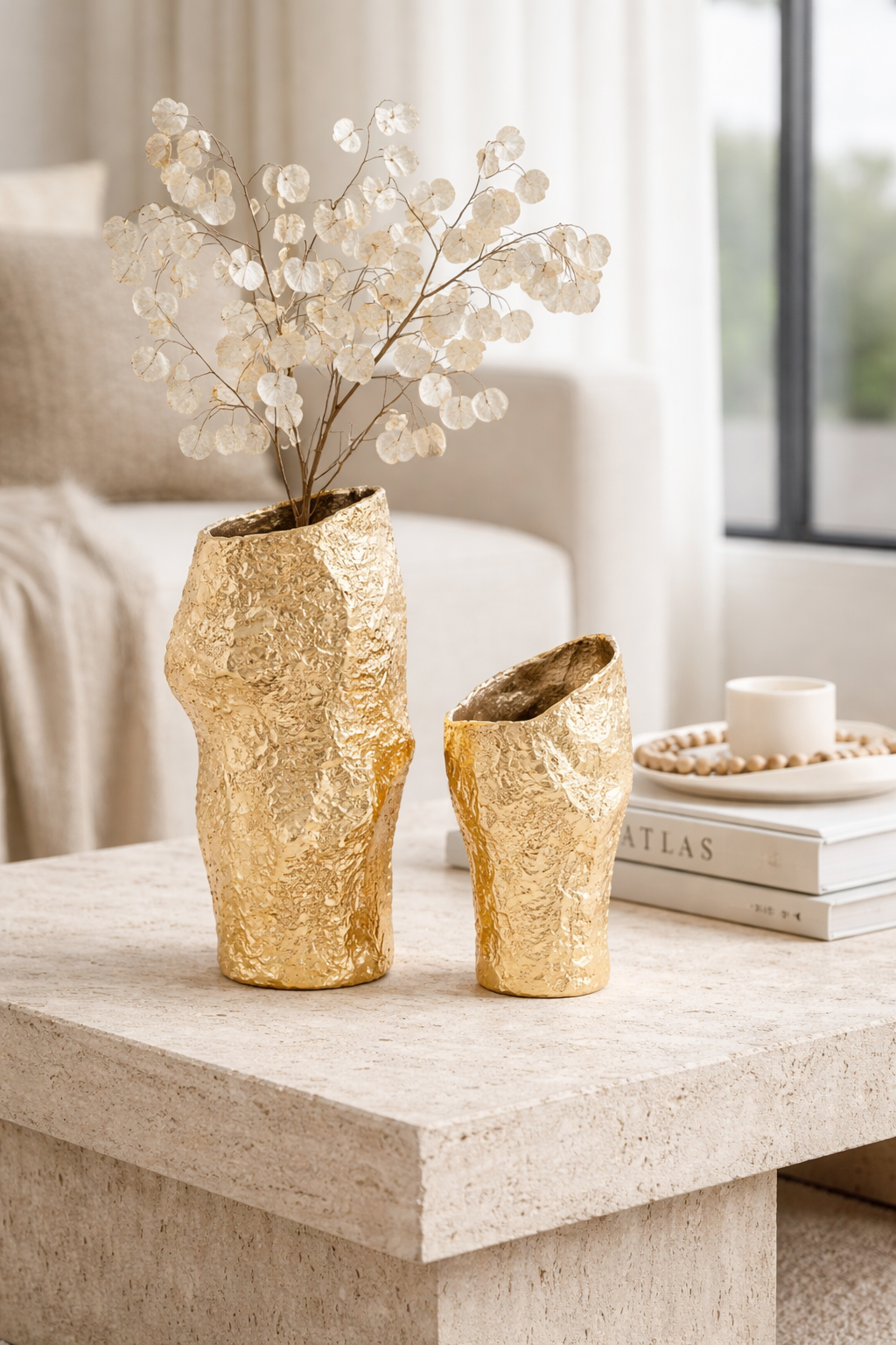 Swarna Aluminium Shringar: Elegant Sculptural Vase for Artistic Home Décor