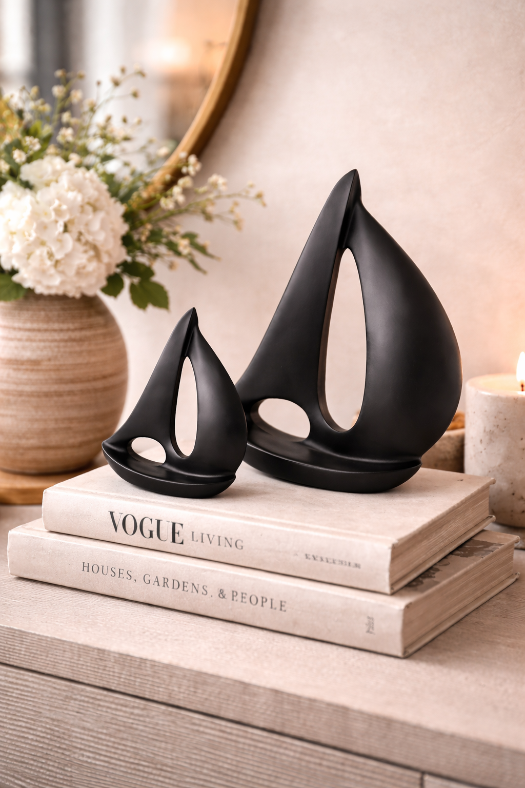 Breeze Sailing Set in Black – Artful Boat Sculpture with Abstract Sails