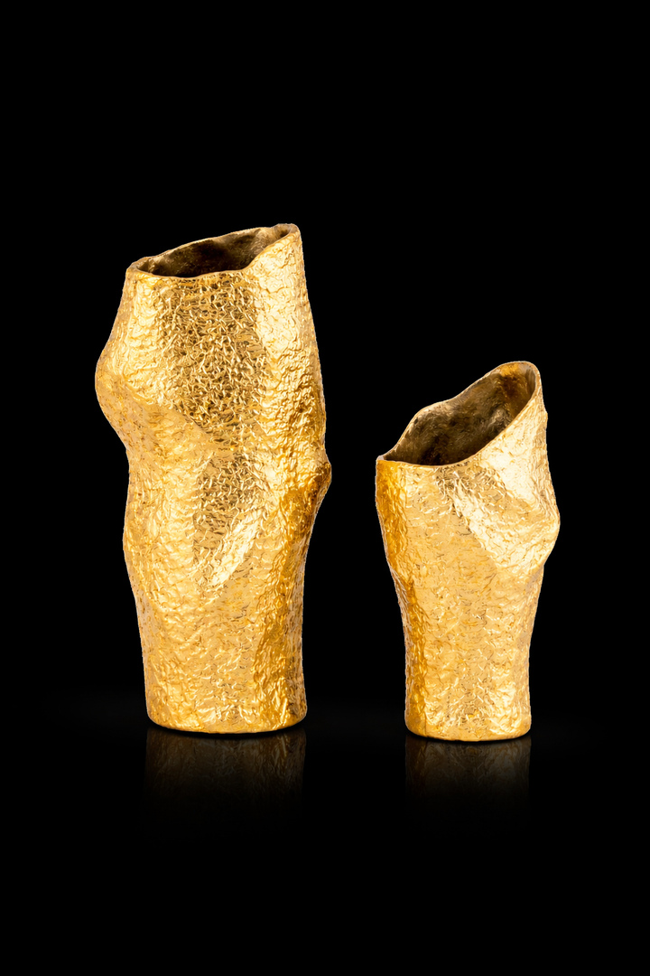 Swarna Aluminium Shringar: Elegant Sculptural Vase for Artistic Home Décor