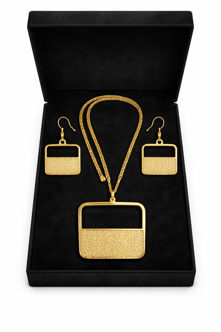 Savoir-faire of Vitality: Handcrafted Brass Pendant & Earrings Set