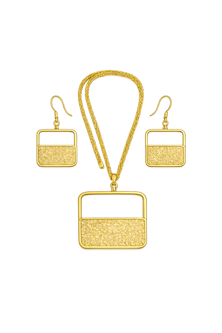 Savoir-faire of Vitality: Handcrafted Brass Pendant & Earrings Set