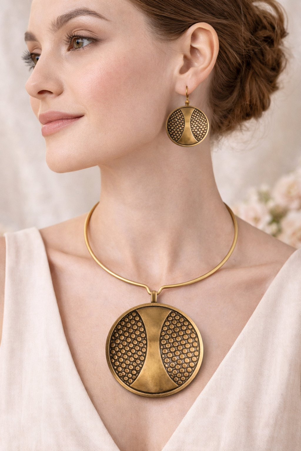 "Zingara Dexterity: Handcrafted Brass Necklace & Earrings with Geometric Design"