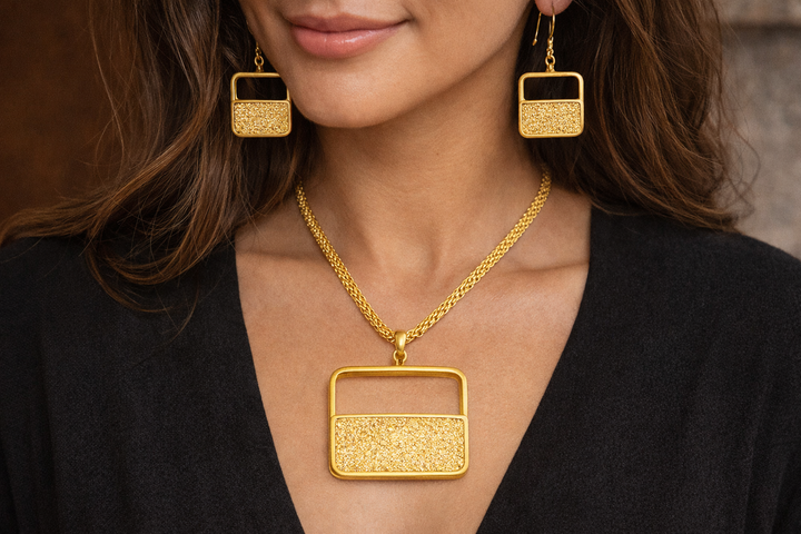 Savoir-faire of Vitality: Handcrafted Brass Pendant & Earrings Set