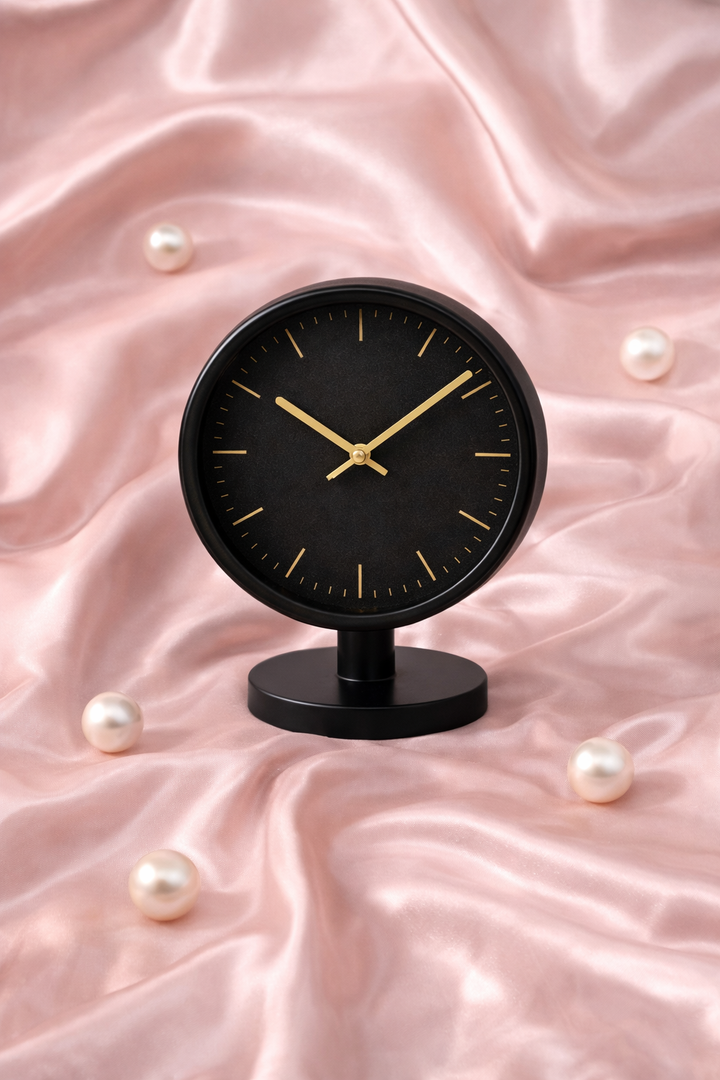 Elegant Silver Roman Table Clock – Stainless Steel Desk Timepiece