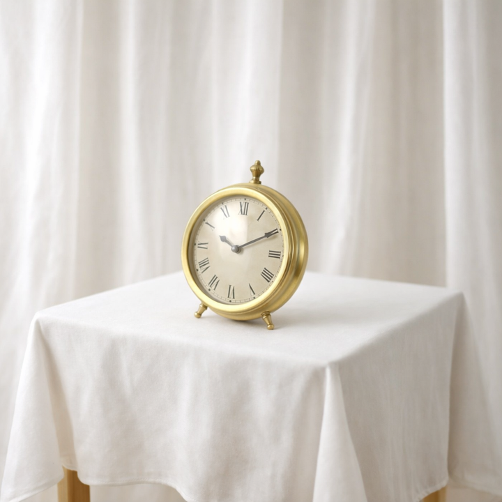 Modern Golden Roman Table Clock – Stylish Office & Home Accent