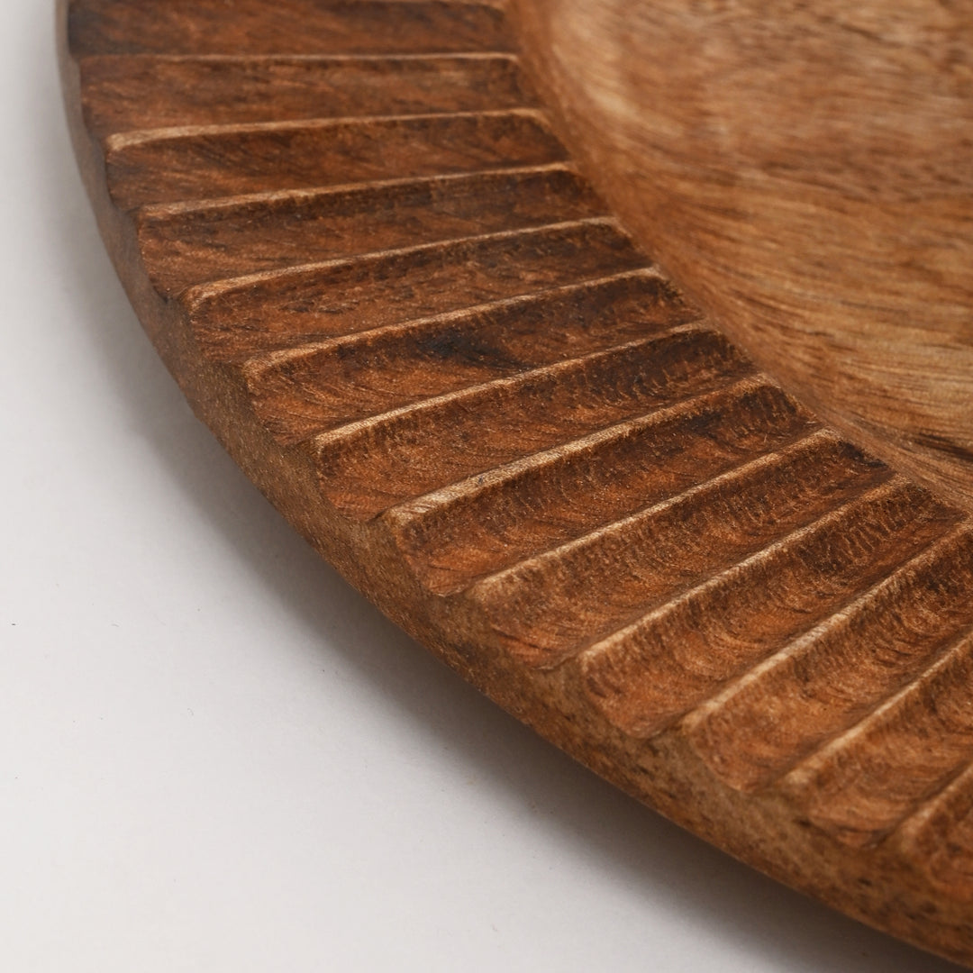 Handcrafted Mango Wood Dinner Plate: Natural Style for Sustainable Dining