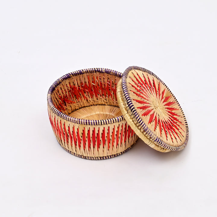 Golden Glow: Handwoven Sikki Grass Casserole Cover