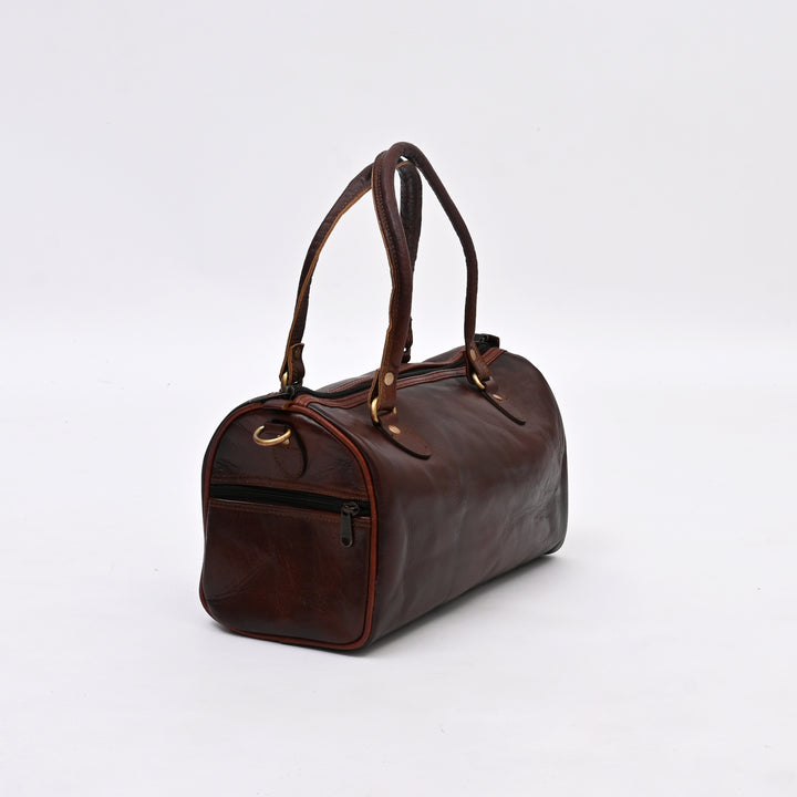 Compact Goat Leather Duffle Bag: Rugged Elegance for Everyday Adventures