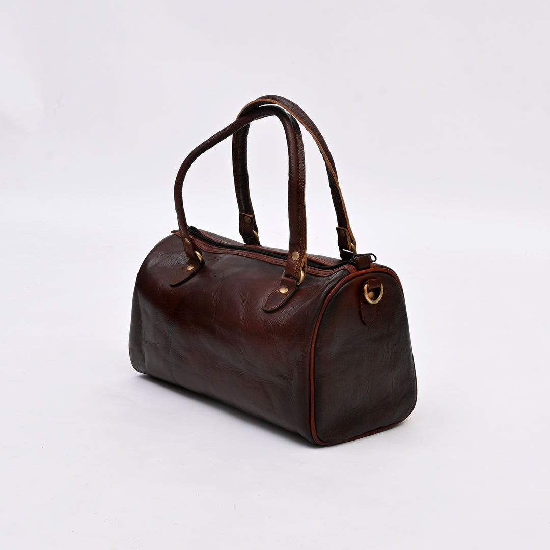 Compact Goat Leather Duffle Bag: Rugged Elegance for Everyday Adventures