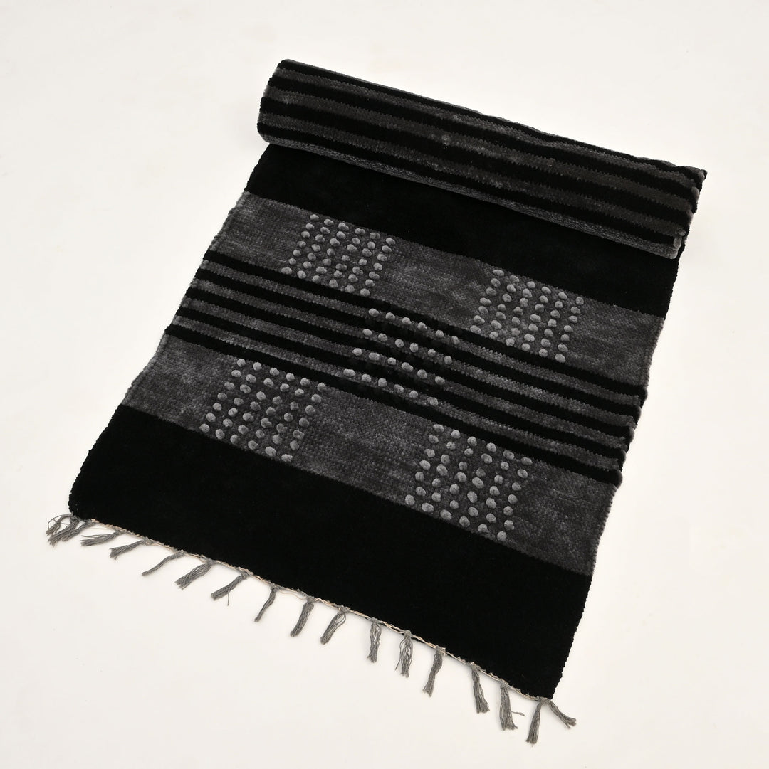 Handcrafted Aashan Patta: Black & Grey Handloom Elegance