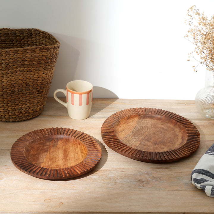 Handcrafted Mango Wood Dinner Plate: Natural Style for Sustainable Dining