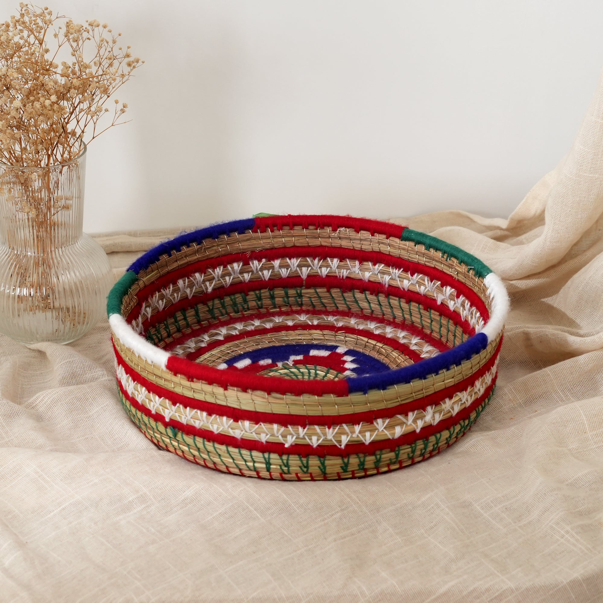 Handwoven Pinedal Pine Basket with Vibrant Thread Design
