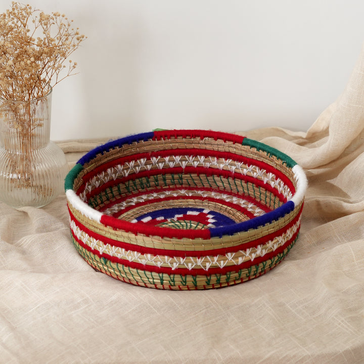 Handwoven Pinedal Pine Basket with Vibrant Thread Design