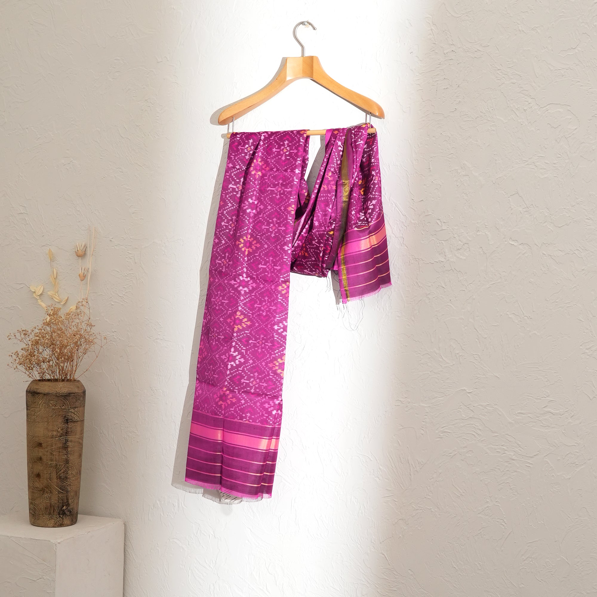 Dark Pink Patola Handloom Silk Stole: A Symbol of Grace